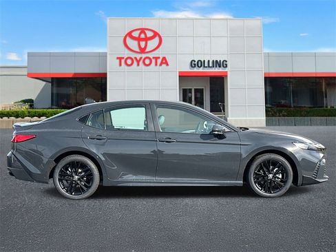 New 2026 Toyota Camry SE image 2