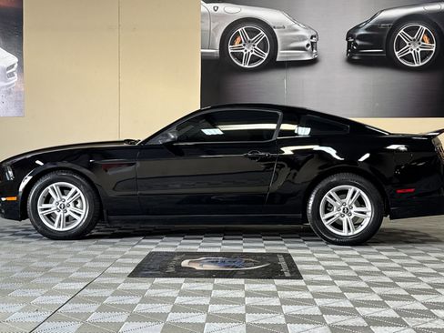Used 2013 Ford Mustang Coupe RWD image 7