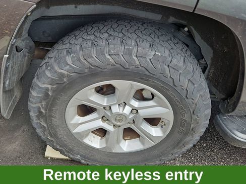 Used 2019 Toyota 4Runner SR5 RWD image 7