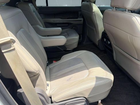 Used 2018 Ford Expedition Limited w/ Equipment Group 302A RWD image 30