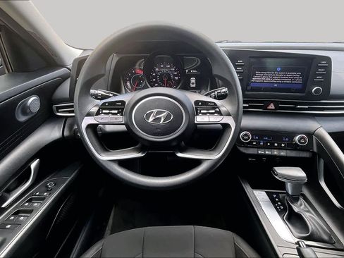 Used 2023 Hyundai Elantra SEL FWD image 6