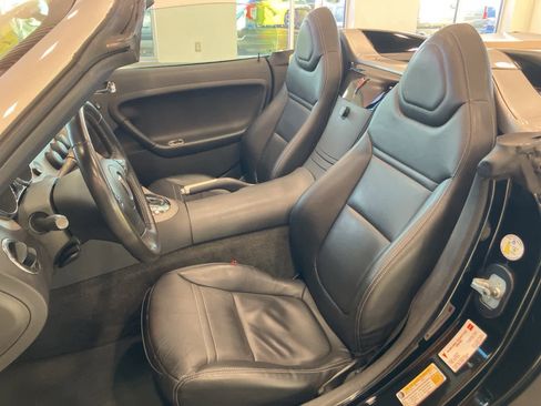 Used 2007 Pontiac Solstice Convertible w/ Premium Package image 10
