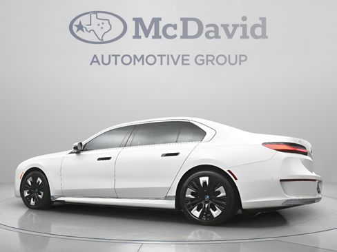 Used 2023 BMW i7 xDrive60 AWD/4WD image 31