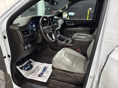 Used 2023 GMC Yukon XL SLT AWD/4WD image 11