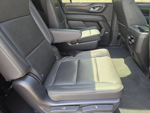 Used 2023 Chevrolet Suburban Z71 w/ Luxury Package AWD/4WD image 33