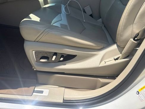 Used 2019 Cadillac Escalade Luxury AWD/4WD image 31