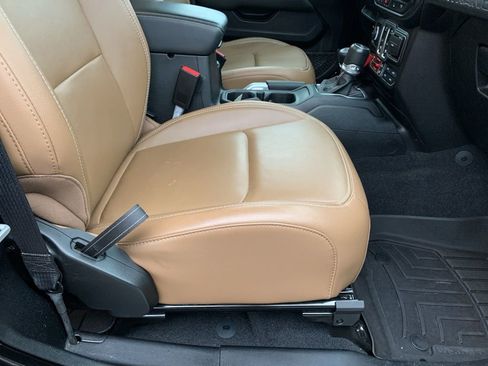 Used 2021 Jeep Wrangler Rubicon image 17