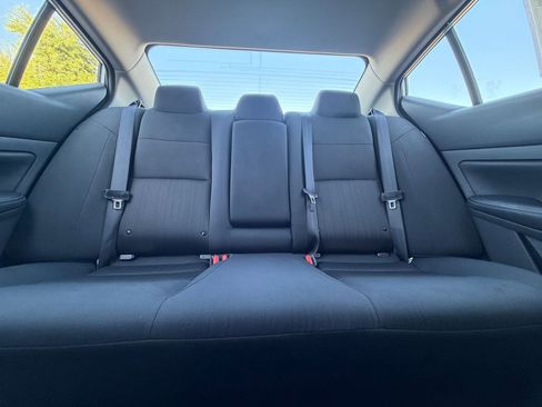 Used 2025 Nissan Altima 2.5 SV FWD image 38