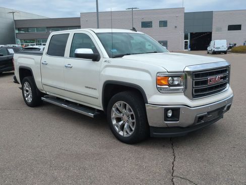 Used 2015 GMC Sierra 1500 SLT w/ SLT Crew Cab Value Package AWD/4WD image 2