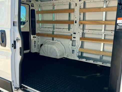 Used 2025 RAM ProMaster 2500 w/ U-Haul Equipment Group FWD image 10