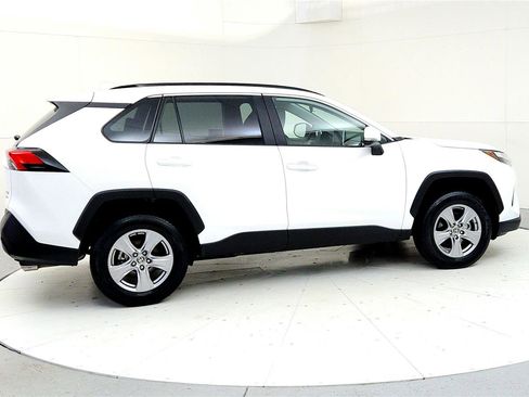 Used 2025 Toyota RAV4 XLE AWD/4WD image 6