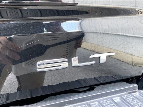 Used 2025 GMC Sierra 1500 SLT RWD image 19
