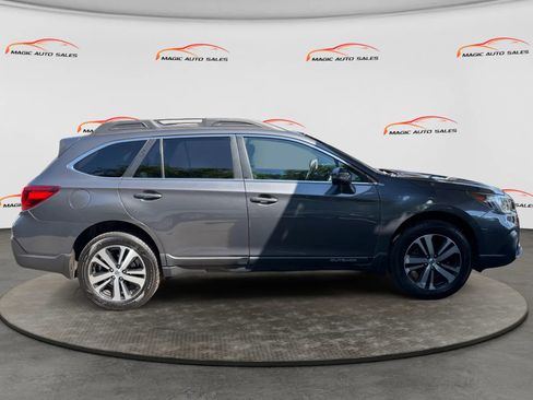 Used 2018 Subaru Outback 2.5i Limited AWD/4WD image 6