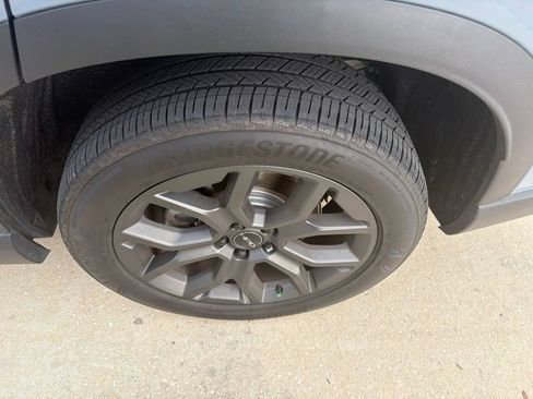 Used 2024 Honda Pilot Elite image 4