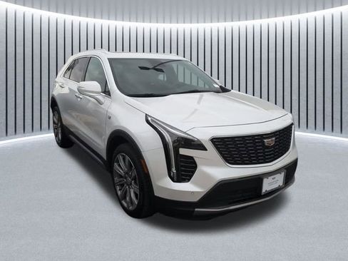 Used 2023 Cadillac XT4 Premium Luxury w/ Technology Package AWD/4WD image 1