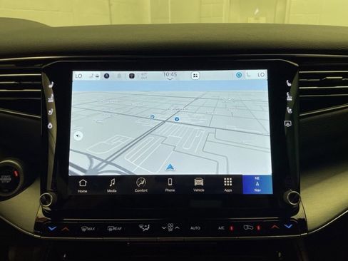 New 2025 Jeep Wagoneer 4WD w/ Premium Group I image 16