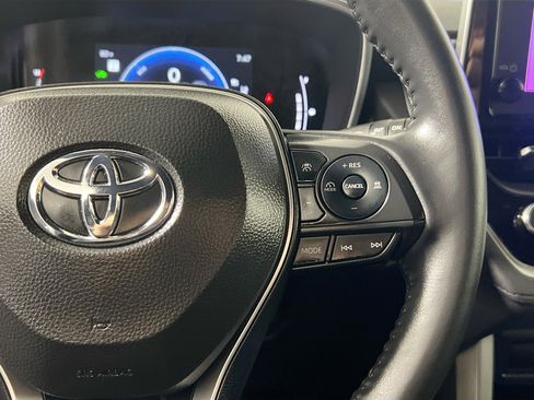 Used 2024 Toyota Corolla Cross XSE image 19