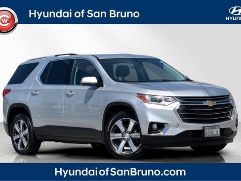 Used 2018 Chevrolet Traverse LT w/ LPO, Floor Liner Package AWD/4WD image 1