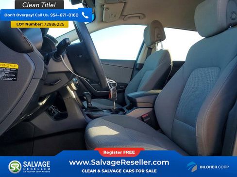 Used 2017 Hyundai Santa Fe SE image 9