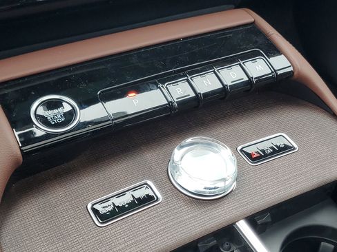New 2026 Lincoln Navigator Reserve AWD/4WD image 25