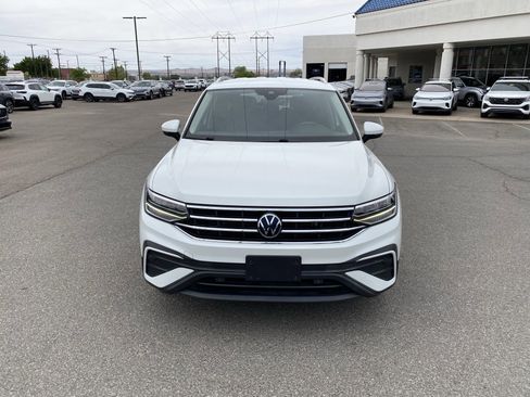 Certified 2023 Volkswagen Tiguan SE FWD image 39
