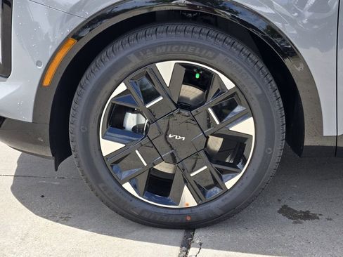 New 2026 Kia Sportage SX FWD image 8