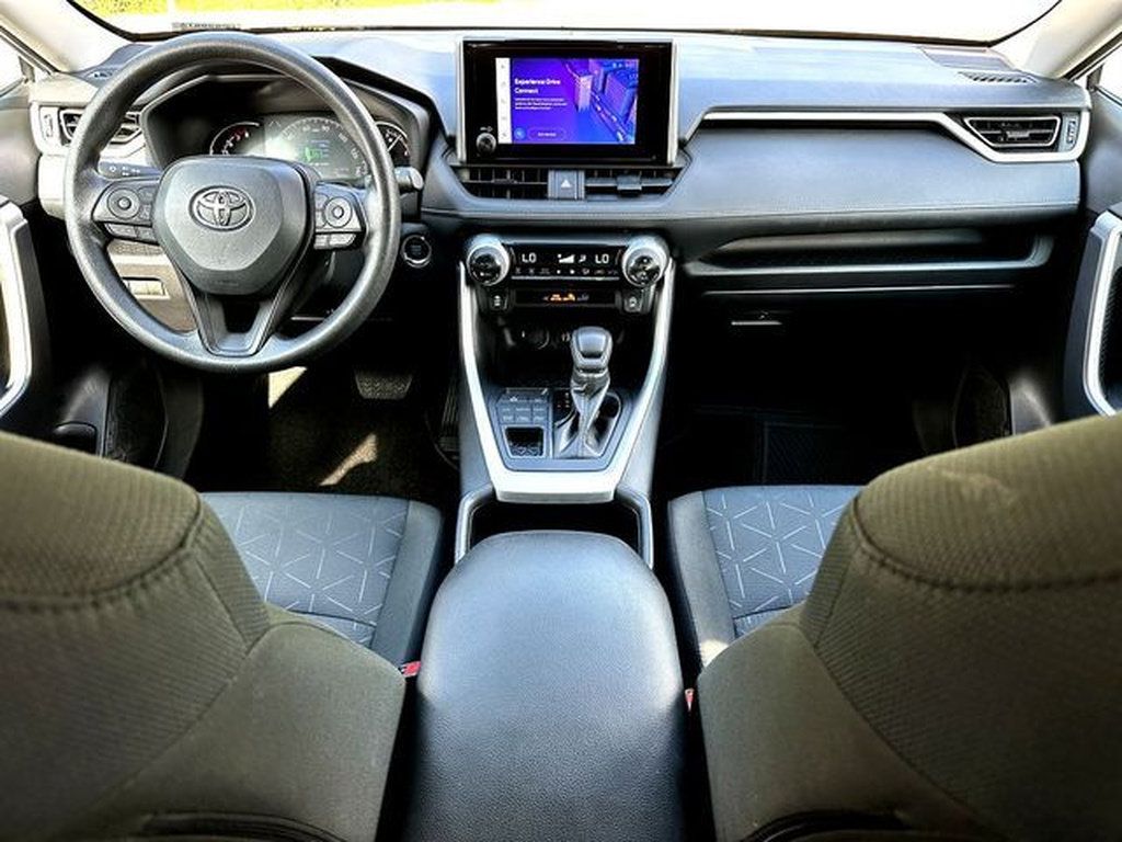Certified 2025 Toyota RAV4 XLE AWD/4WD image 28