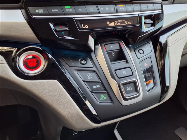 New 2026 Honda Odyssey Touring image 7