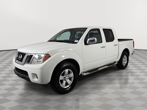 Used 2013 Nissan Frontier SV w/ SV Value Truck Pkg RWD image 4