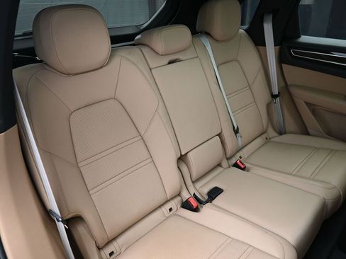 Certified 2023 Porsche Cayenne S Platinum AWD/4WD image 27