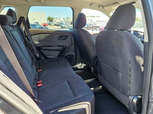 Used 2023 Nissan Rogue S image 18