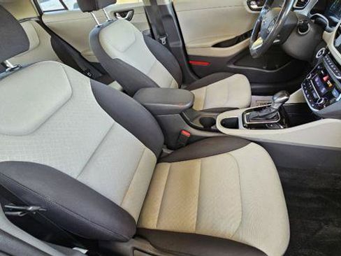 Used 2017 Hyundai Ioniq SEL FWD image 30