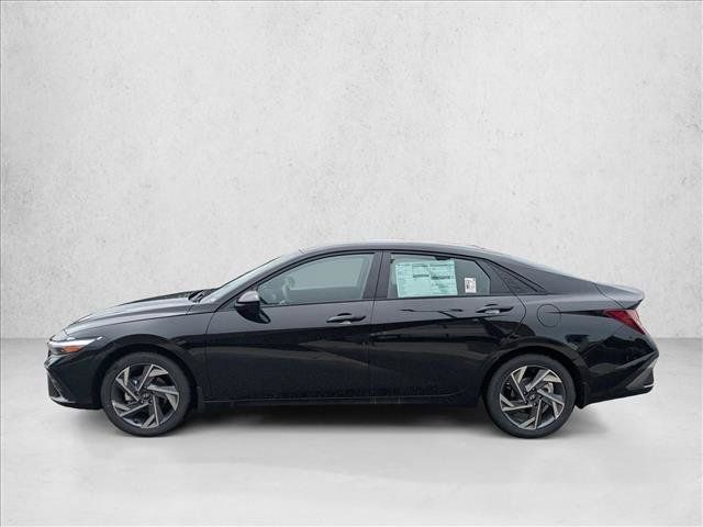 Used 2025 Hyundai Elantra Sport FWD image 5