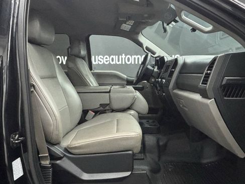 Used 2017 Ford F450 XL w/ Power Equipment Group AWD/4WD image 32