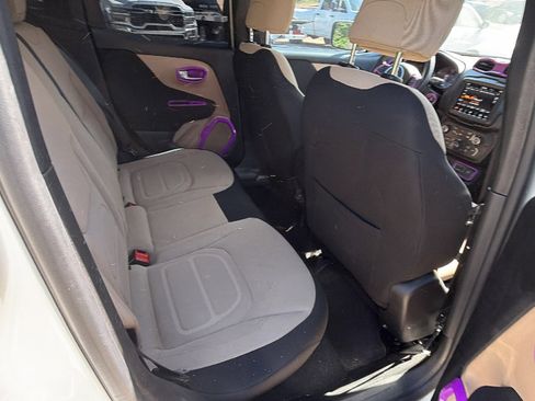 Used 2020 Jeep Renegade Latitude w/ UConnect 8.4 Nav Group AWD/4WD image 21