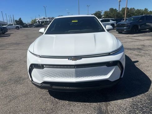 New 2026 Chevrolet Equinox EV LT image 8