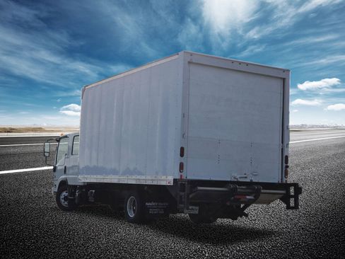 Used 2023 Isuzu NPR image 13