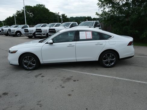 Used 2023 Honda Accord EX-L image 10