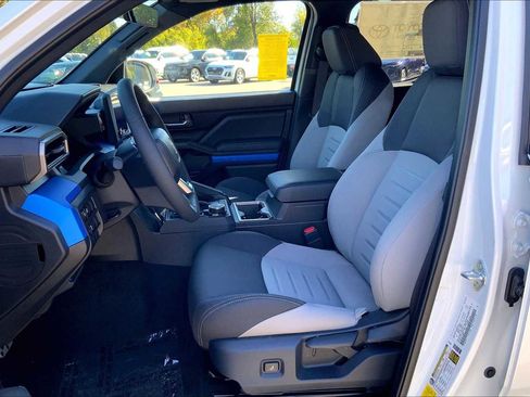 New 2025 Toyota Tacoma TRD Sport image 9