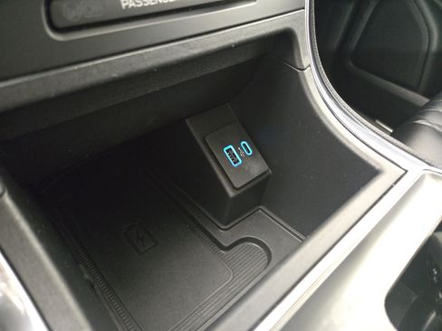 Used 2024 Ford Edge Titanium image 26