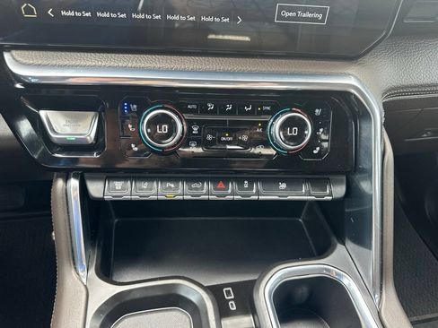 Certified 2025 GMC Sierra 3500 Denali w/ Denali Reserve Package AWD/4WD image 4