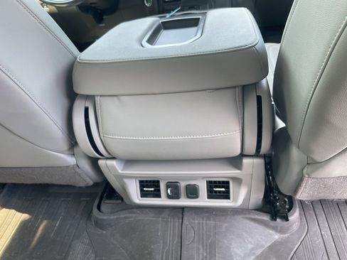 Used 2020 GMC Sierra 1500 SLT image 16