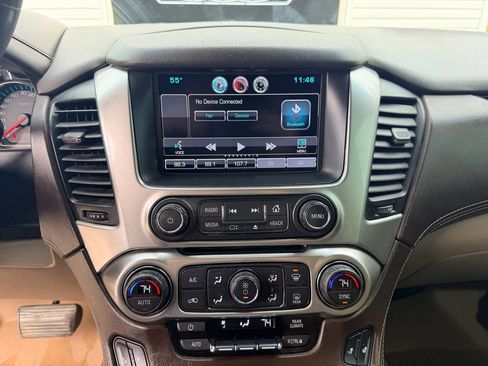 Used 2015 Chevrolet Suburban LT image 23