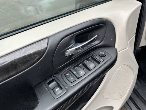 Used 2017 Dodge Grand Caravan SE w/ Power Window Group FWD image 19