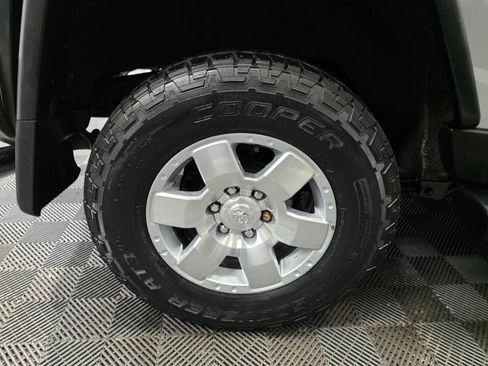 Used 2007 Toyota FJ Cruiser 4WD image 34