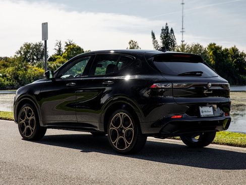 New 2025 Alfa Romeo Tonale Intensa image 5