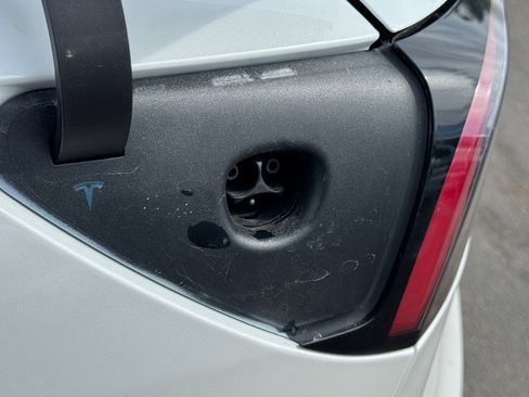 Used 2018 Tesla Model 3 Long Range image 11