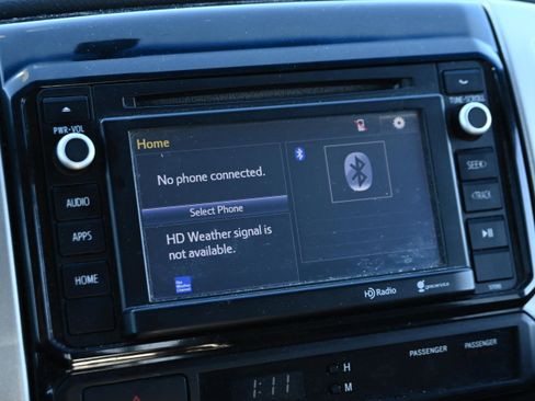 Used 2014 Toyota Tacoma PreRunner w/ SR5 Package image 13