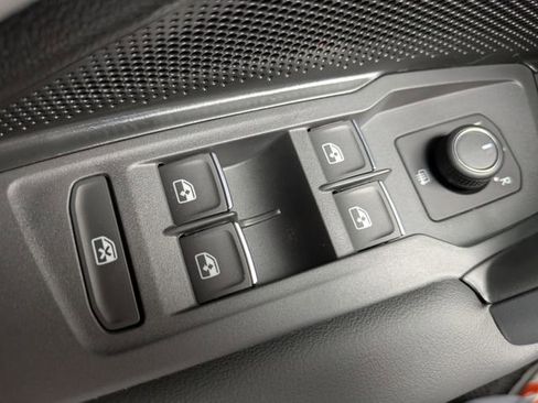 New 2026 Volkswagen Tiguan SE R-Line FWD image 25