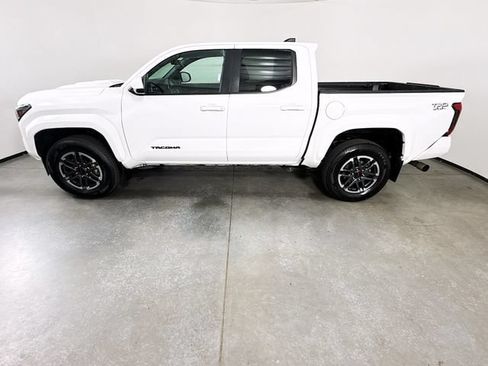 Certified 2024 Toyota Tacoma TRD Sport AWD/4WD image 5